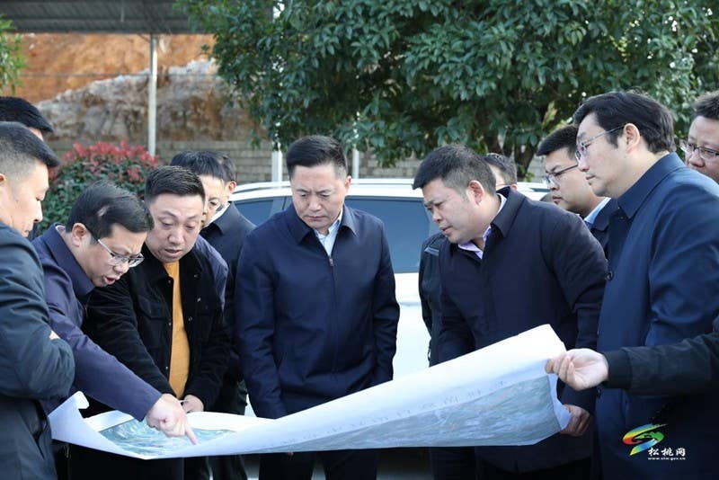 陈琪率县四家班子领导调研城市建设提升工作