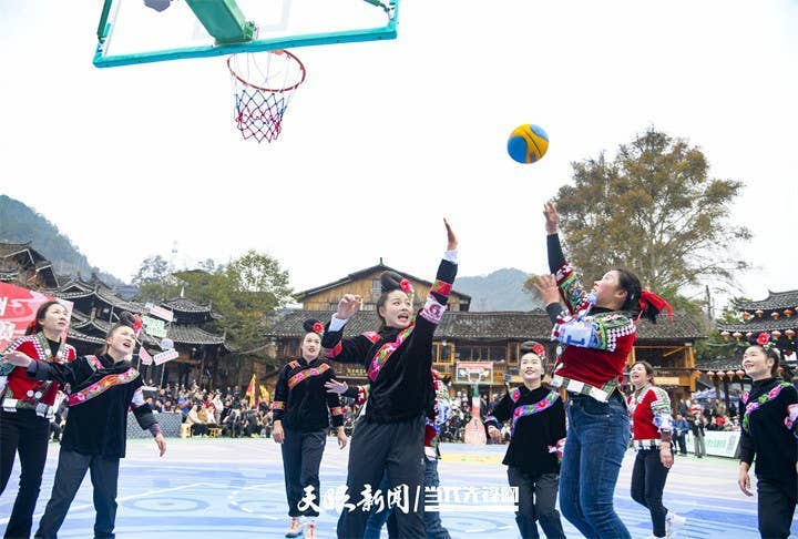 姑妈篮球④｜全民欢乐的“她体育”：带动“她旅游” 激活“她经济”