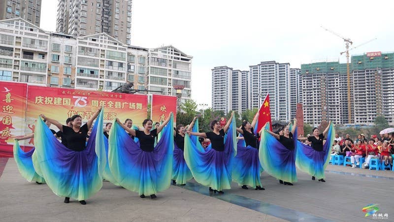 【网络中国节·重阳】松桃举行全县广场舞优秀节目展演活动