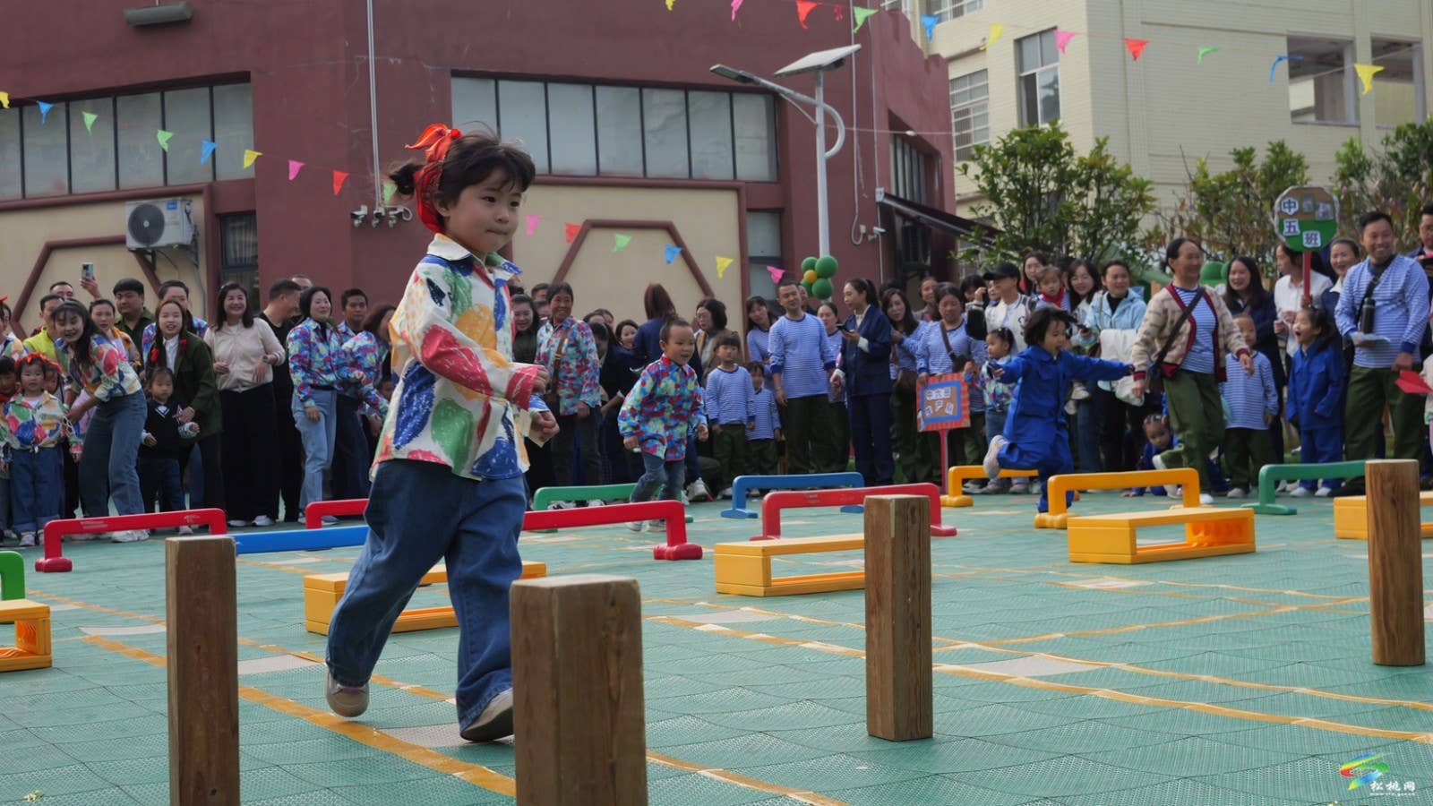 松桃实验幼儿园：开展亲子“童”乐  怀旧趣味运动会