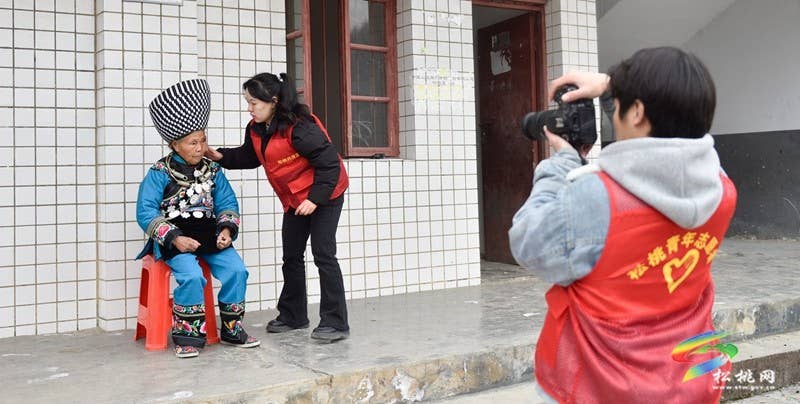 ​【新春走基层】松桃：大学生志愿者开展迎新春志愿服务活动