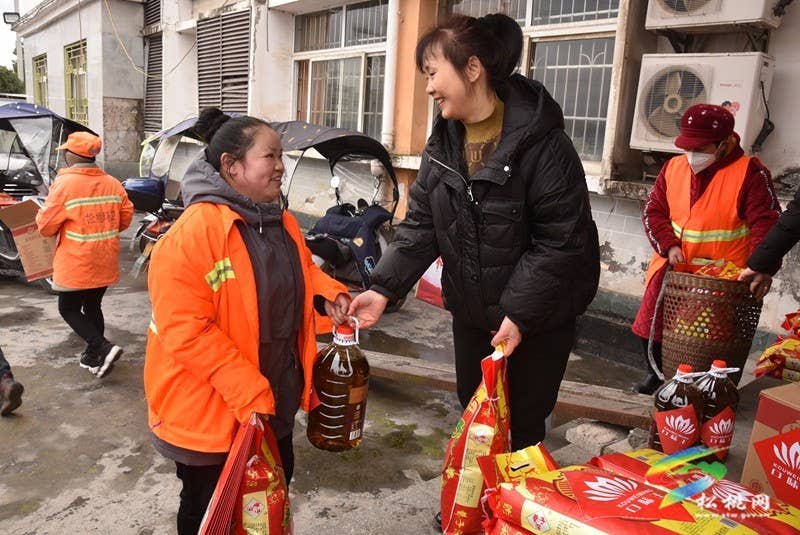 【新春走基层】美丽松桃靠大家 春节慰问暖人心活动
