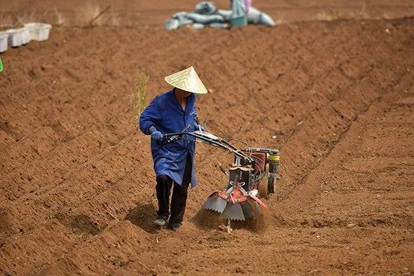【奋进的春天】兴义：17亿金融“春雨”助力春耕备耕【兴义融媒】