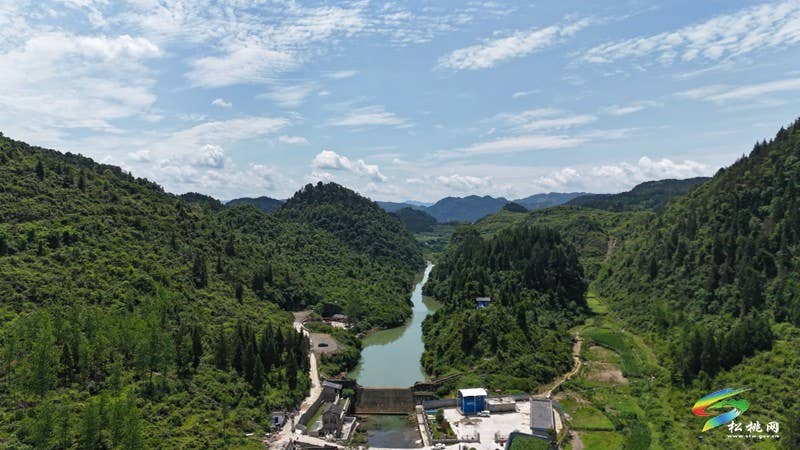 消暑纳凉、美食美景、休闲游玩......来这里解锁溶洞打开新方式