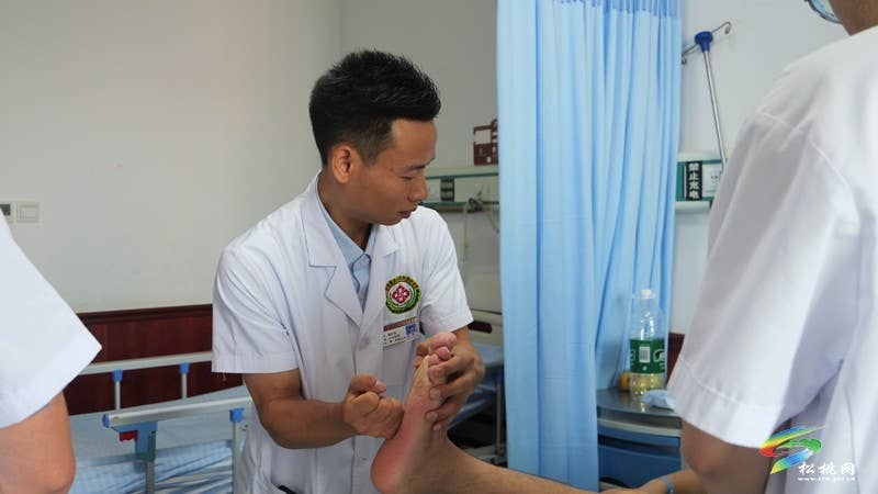 覃学进：妙手仁心 撑起群众骨骼“保护伞”