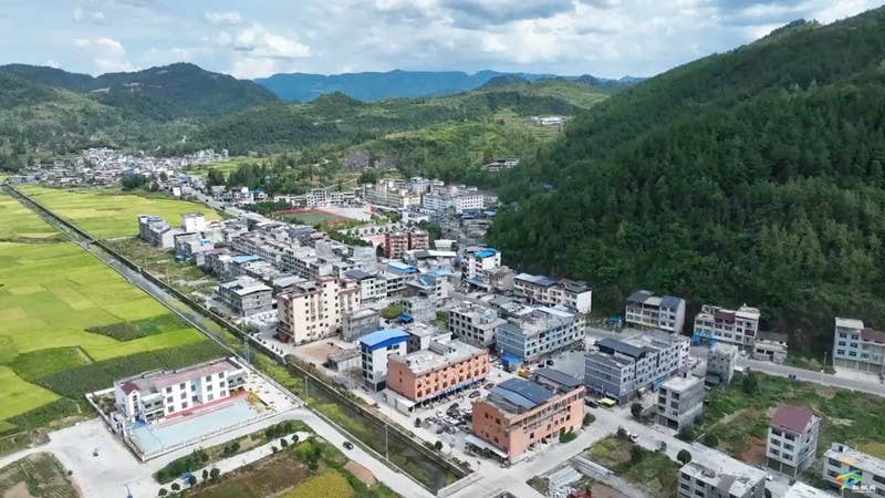 【武陵山区域媒体联盟蹲点报道——红色印迹·大美松桃】松桃甘龙：乡场边贸经济势头旺