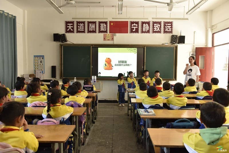 松桃举行“花蕾护航·女童保护”志愿服务活动启动仪式暨线下培训