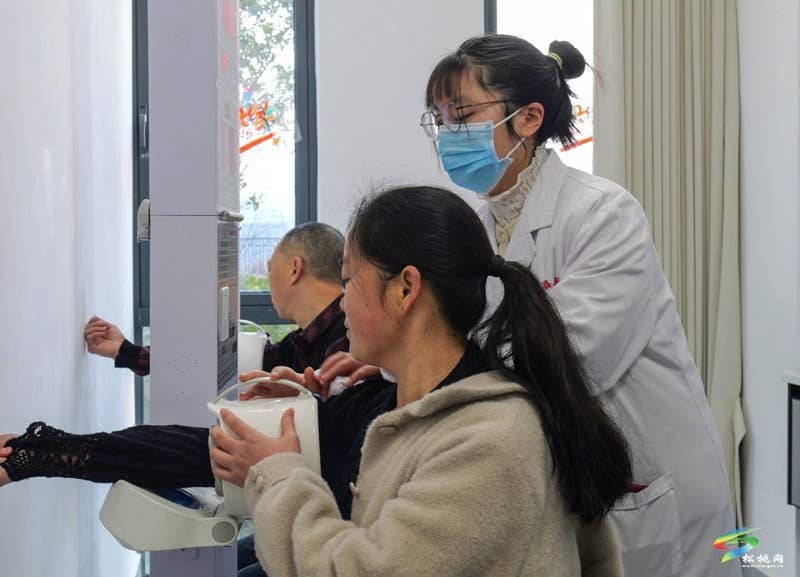 情系村医送健康 共筑基层医疗防线