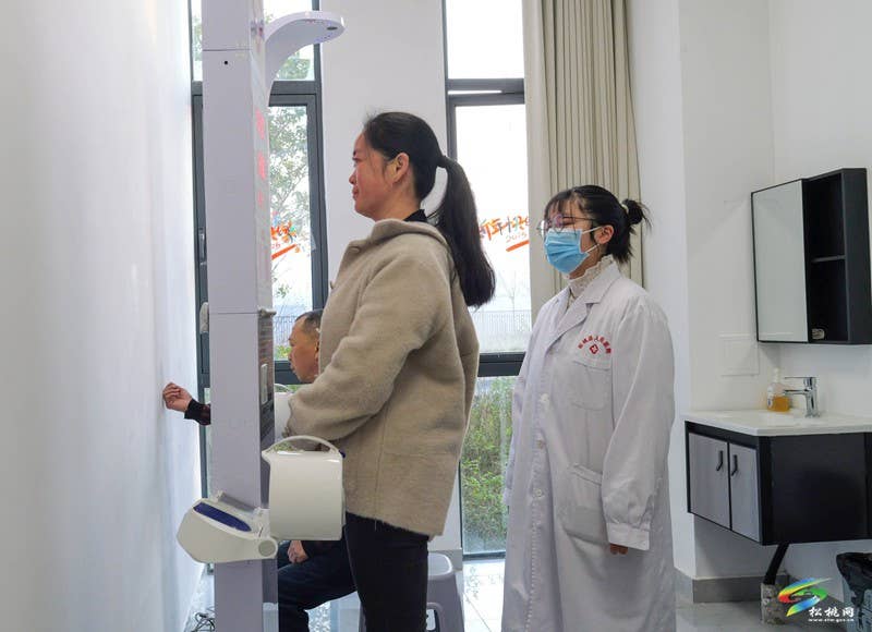 情系村医送健康 共筑基层医疗防线