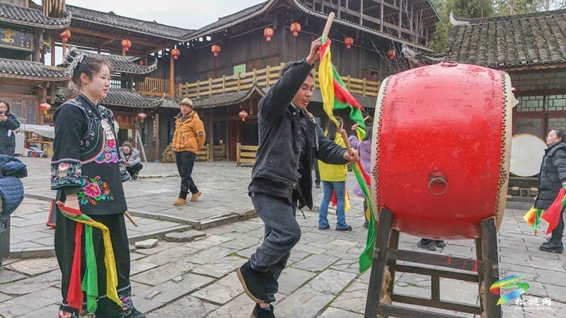 正大镇薅菜村“松桃村晚”排练火热进行中
