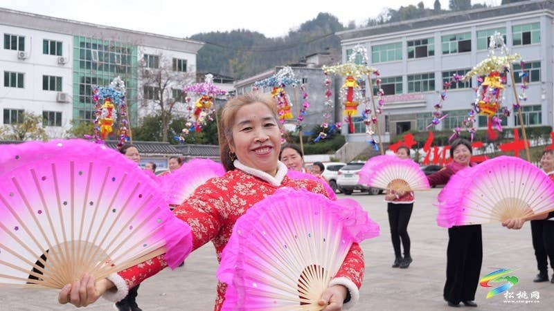 松桃：群众当主角  “村晚”排练忙