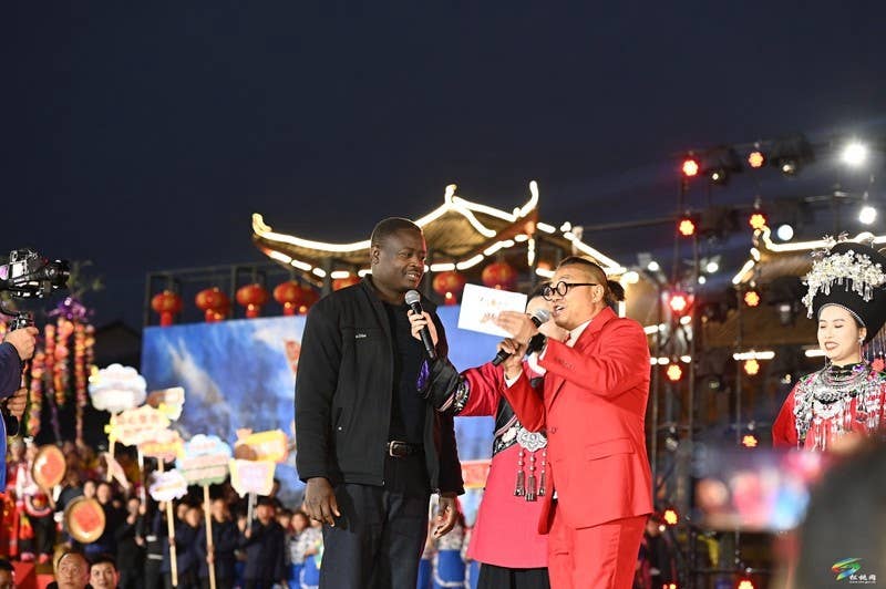 【吃贵州“晚饭”·看松桃村晚】松桃村晚：山货美食与非遗文化碰撞出耀眼火花
