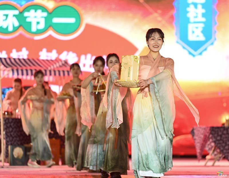 【吃贵州“晚饭”·看松桃村晚】“村”风正盛 松桃村晚掀起热血乡潮