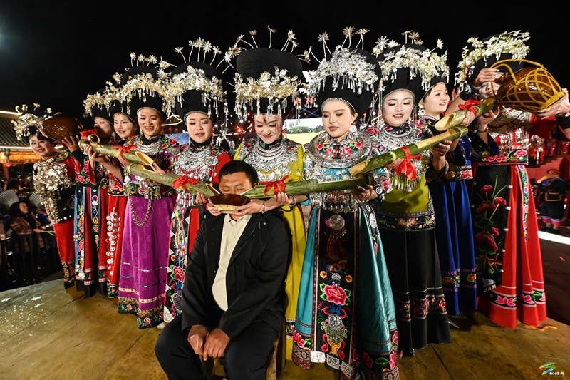 【吃贵州“晚饭”·看松桃村晚】“村”风正盛 松桃村晚掀起热血乡潮