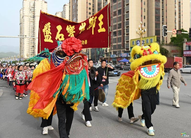 【吃贵州“晚饭”·看松桃村晚】“民”星闪耀 “乡”聚甚欢  第五期村晚好戏连台