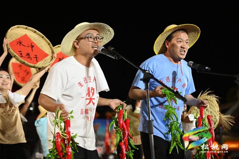 【吃贵州“晚饭”·看松桃村晚】第六期PK赛精彩上演 点燃乡村文化激情