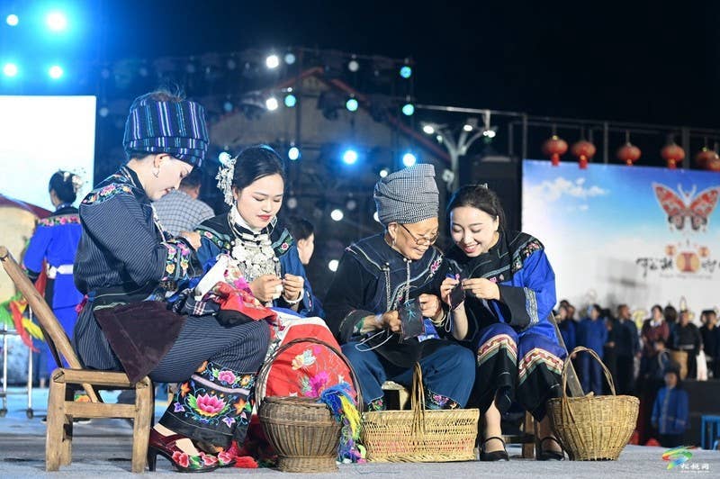 【吃贵州“晚饭”·看松桃村晚】松桃村晚：五一精彩启幕  优秀节目“嗨”放送