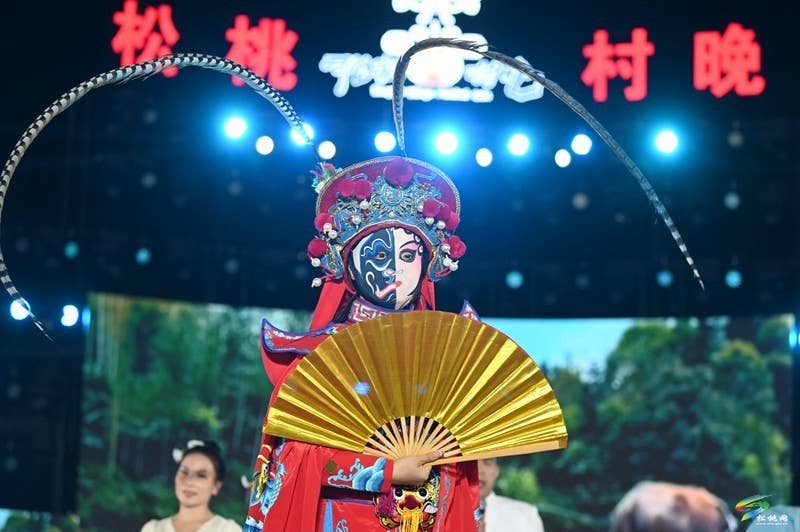 【吃贵州“晚饭”·看松桃村晚】松桃村晚：五一精彩启幕  优秀节目“嗨”放送