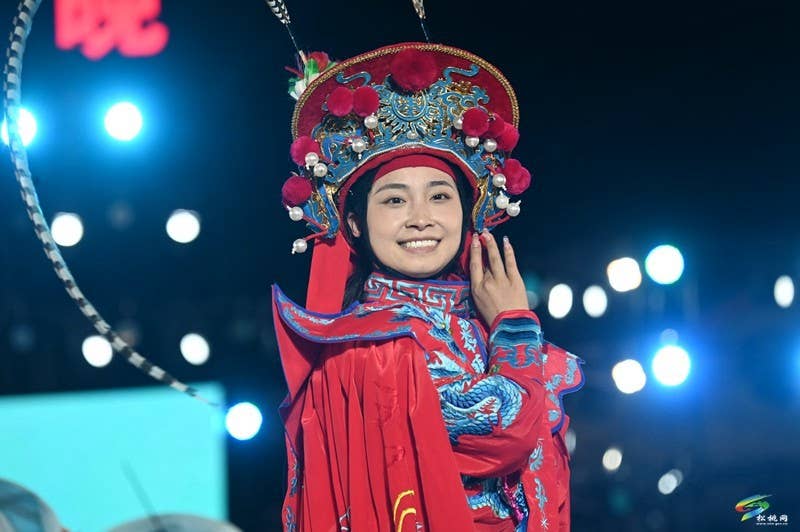 【吃贵州“晚饭”·看松桃村晚】松桃村晚：五一精彩启幕  优秀节目“嗨”放送
