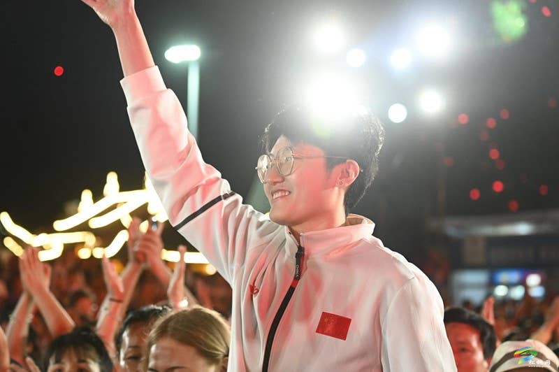 【吃贵州“晚饭”·看松桃村晚】松桃村晚：五一精彩启幕  优秀节目“嗨”放送
