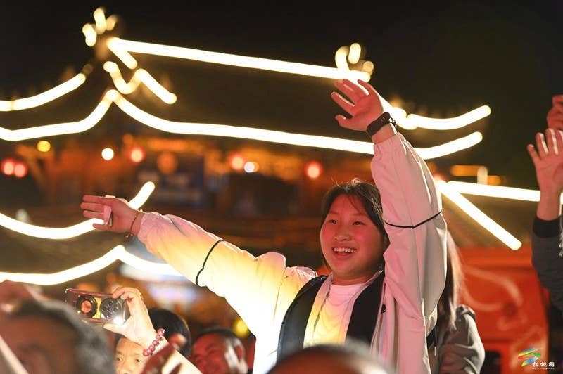 【吃贵州“晚饭”·看松桃村晚】松桃村晚：五一精彩启幕  优秀节目“嗨”放送