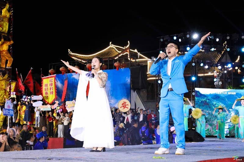 苗乡夜未央！松桃村晚第八期PK赛精彩上演