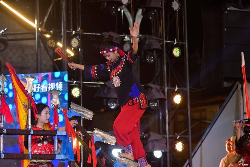 苗乡夜未央！松桃村晚第八期PK赛精彩上演