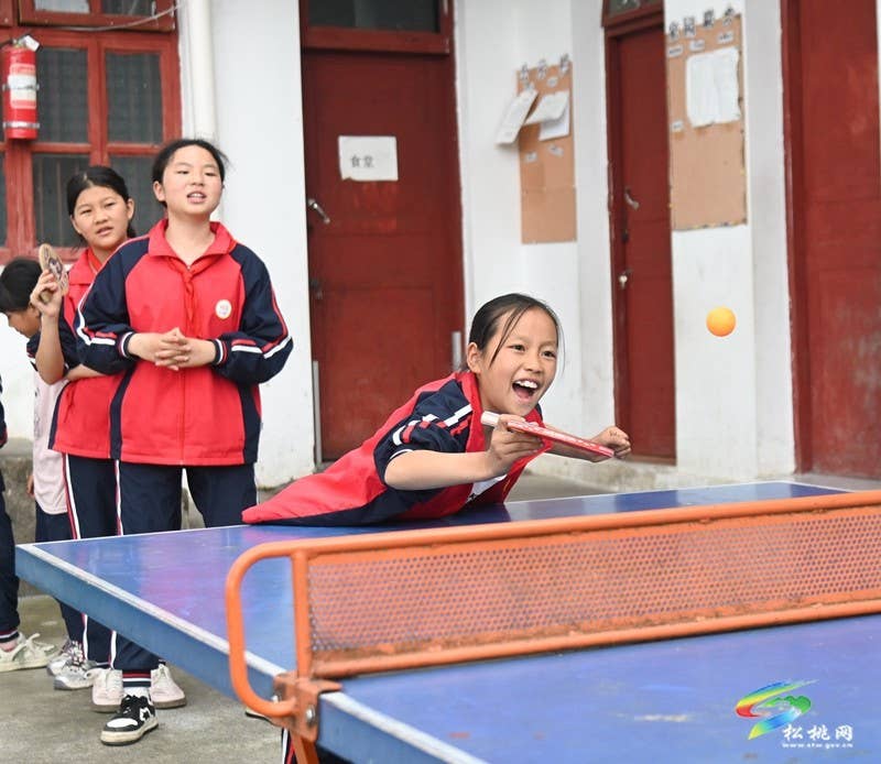 乌罗镇小河村完小：奋力托起35个乡村孩子的求学梦