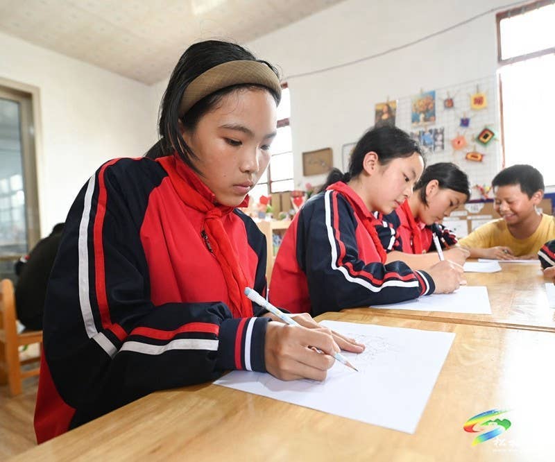 乌罗镇小河村完小：奋力托起35个乡村孩子的求学梦