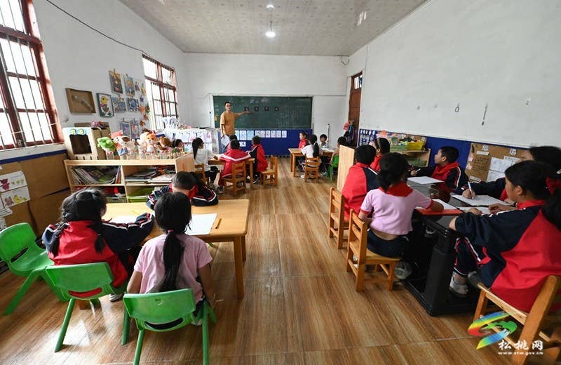 乌罗镇小河村完小：奋力托起35个乡村孩子的求学梦