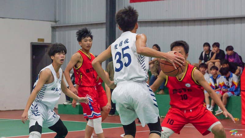 全县第十二届中小学生篮球三级联赛总决赛圆满落幕