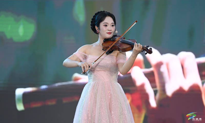 【吃贵州“晚饭”·看松桃村晚】生态赋能乡村振兴 松桃村晚奏响绿色新乐章