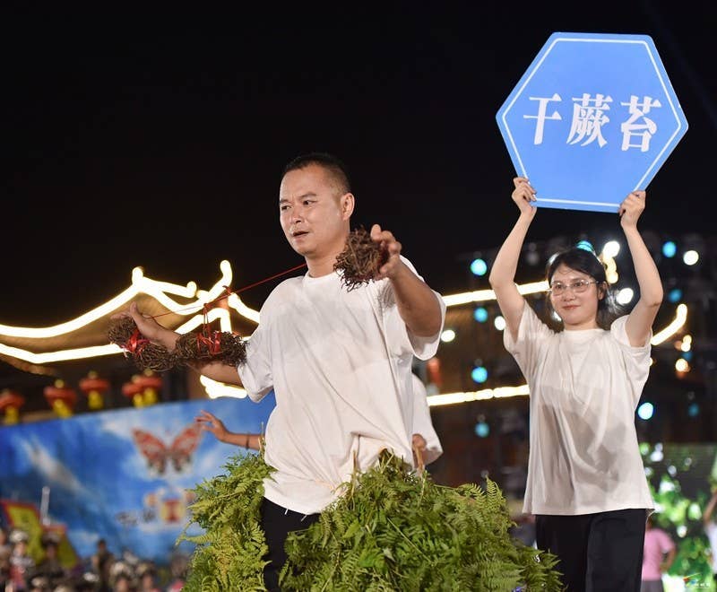 【吃贵州“晚饭”·看松桃村晚】 松桃村晚持续升温：大兴街道与平头镇激情对决