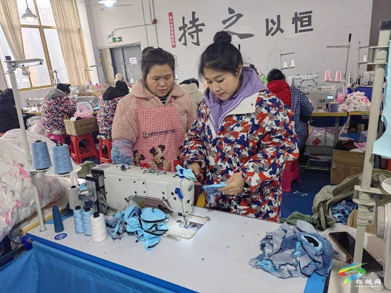 松桃：铆足干劲抢生产  冲刺“开门红”