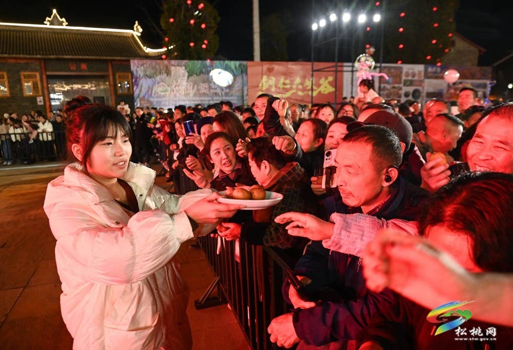松桃：歌声绕苗乡 范越音乐会超燃来袭
