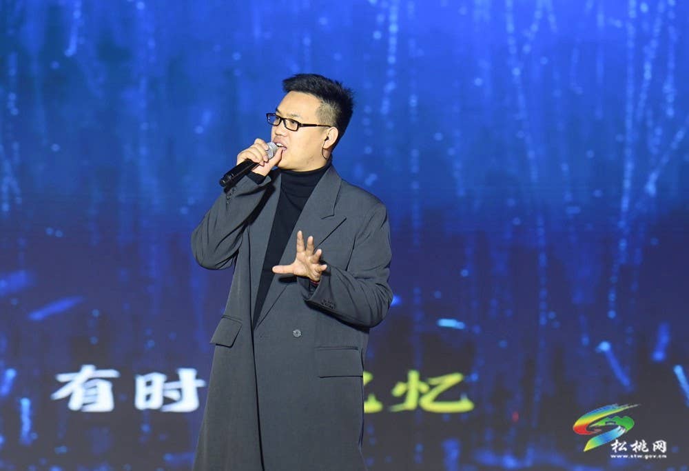 松桃：歌声绕苗乡 范越音乐会超燃来袭