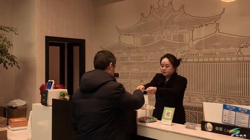 【吃贵州“晚饭”·看松桃村晚】松桃：PK流量变消费增量 村晚带动多个业态消费增长