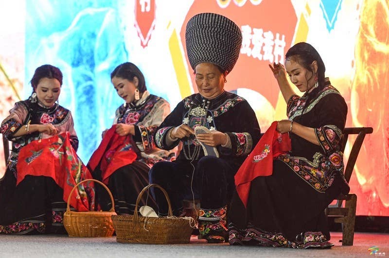 【吃贵州“晚饭”·看松桃村晚】“村”风正盛 松桃村晚掀起热血乡潮