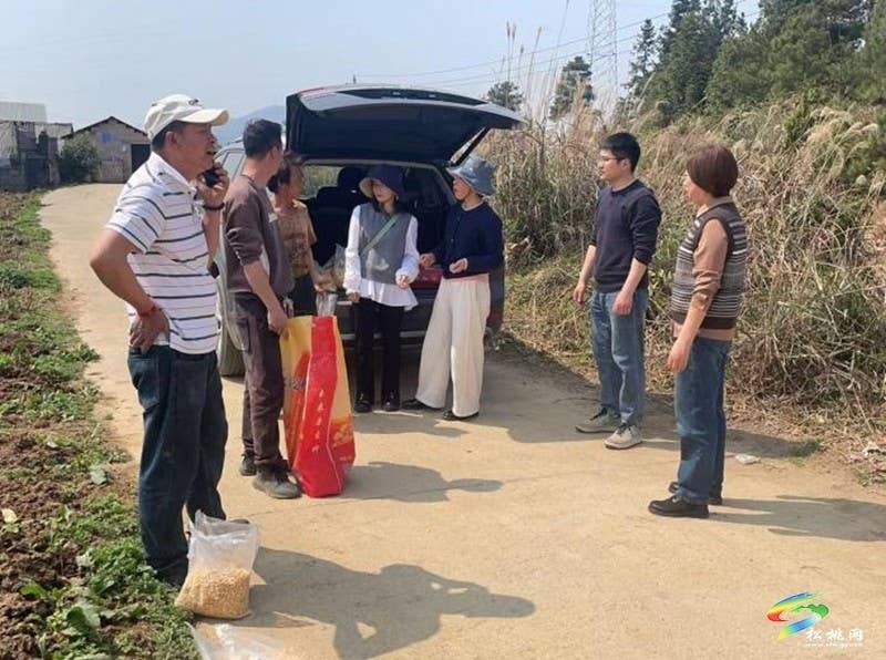 松桃：科技良种送到户  蜜源花开富农家
