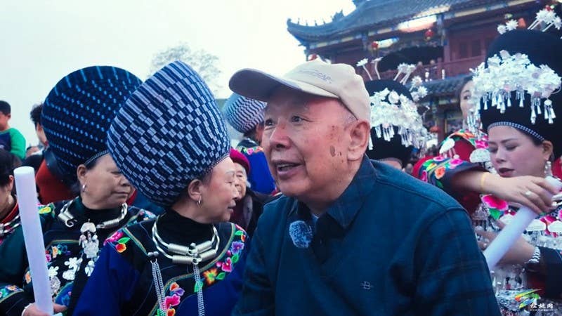 【吃贵州“晚饭”·看松桃村晚】北京旅行团与高校学子共赴松桃  沉浸式体验村晚文化盛宴