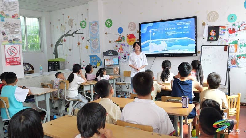 防溺水教育进社区：湖北大学知行学院实践团为儿童送上“安全锦囊”