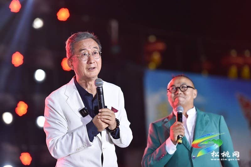 【吃贵州“晚饭”·看松桃村晚】 “松桃村晚2.0”第一期火热开演，全新模式引全民狂欢