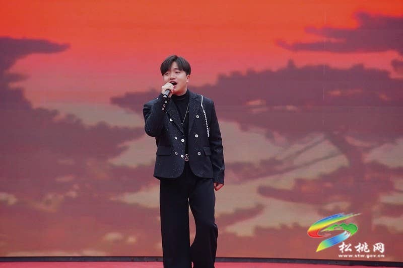 【吃贵州“晚饭”·看松桃村晚】“老庚”助村让松桃村晚更有活力