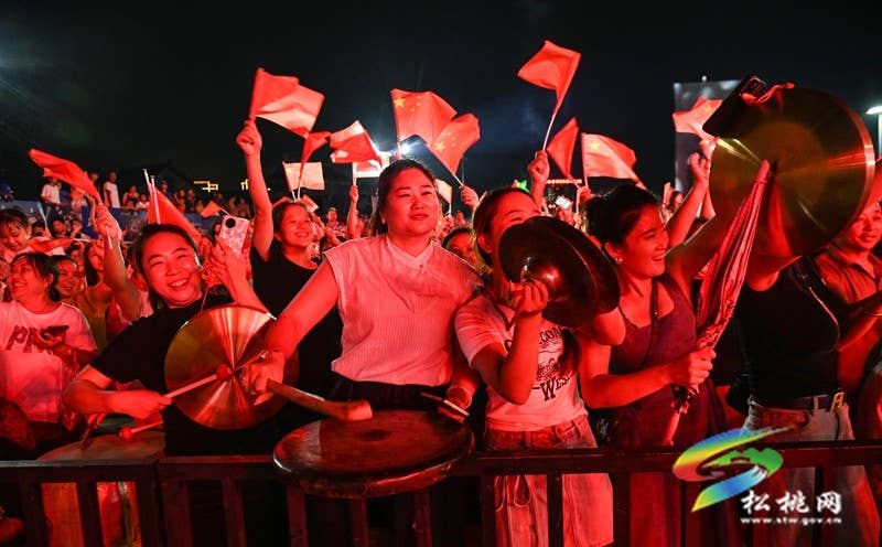【吃贵州“晚饭”·看松桃村晚】“老庚”助村让松桃村晚更有活力