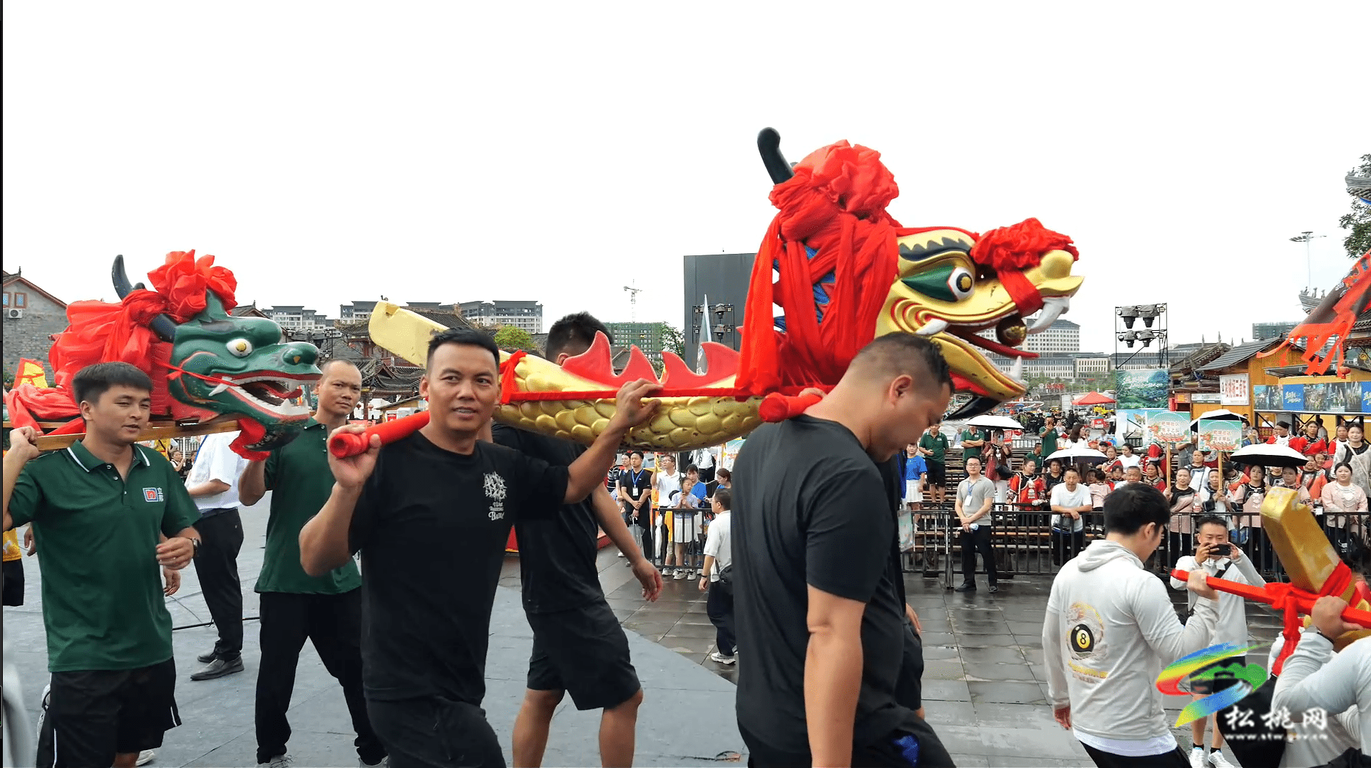 龙腾端午 奋楫争先——松桃2026年传统龙舟赛开幕