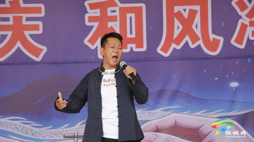 非遗焕彩迎国庆 和风净网润苗城                 ——松桃开展非遗主题宣传活动
