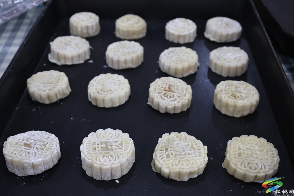 巧手做月饼 童心迎中秋——松桃实验幼儿园开展月饼制作主题活动