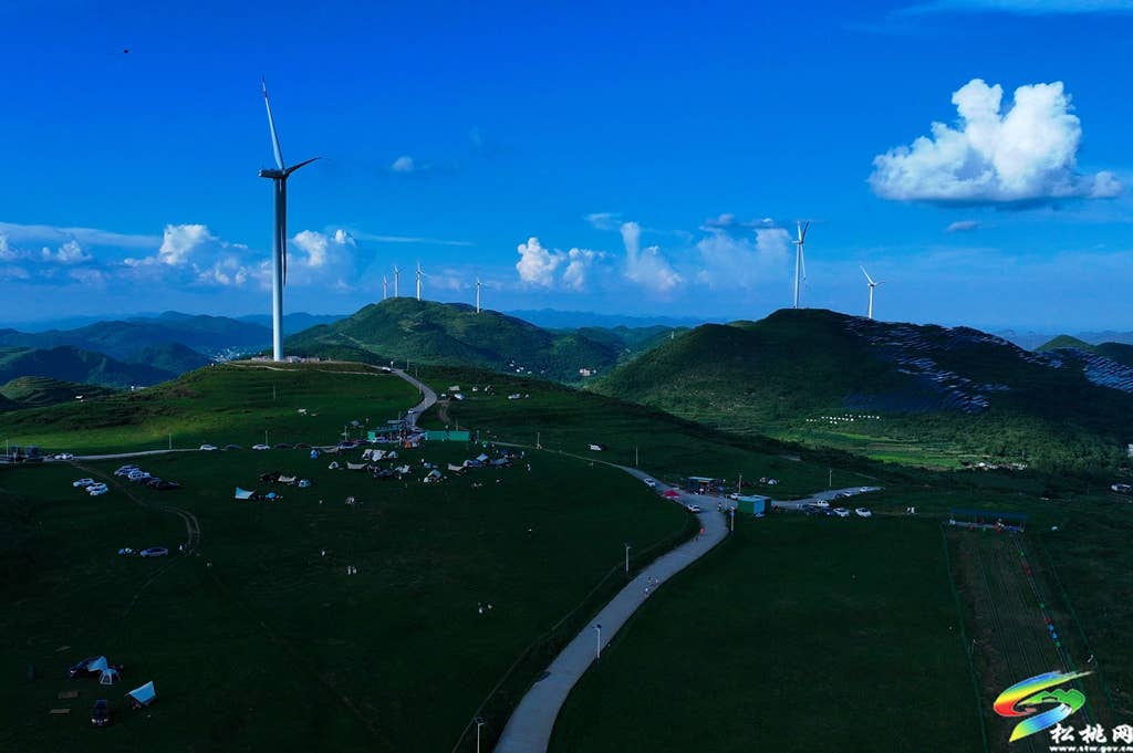 松桃：黔东草海清凉出圈 成边区消夏打卡地