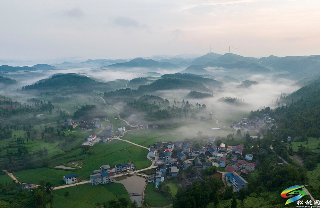 松桃：山村立秋美景如画