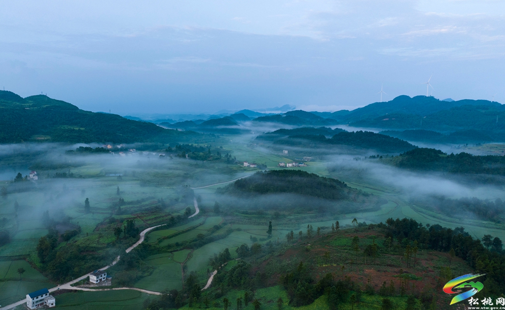 松桃：山村立秋美景如画